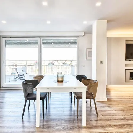 St. Peter Penthouse Apartament *